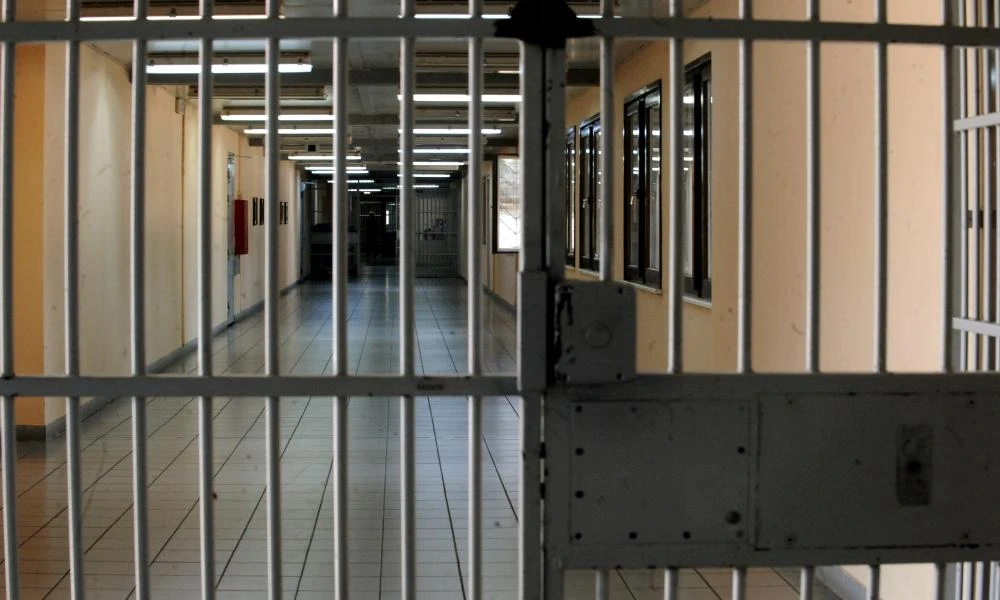 Υπ.Δικαιοσύνης: Μέσω πλατφόρμας η μετατροπή των ποινών φυλάκισης σε κοινωφελή εργασία